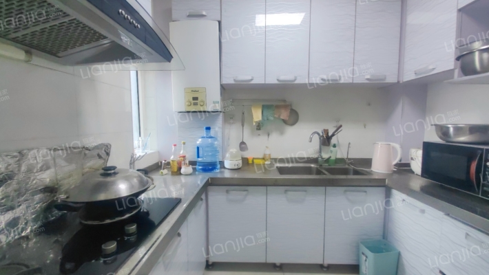 中市心 带车位 交通便利 南北通透-厨房