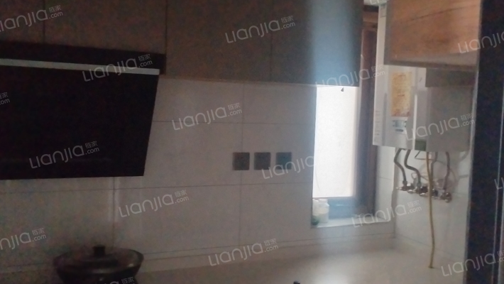 京南一站地，业主诚心出售，南北通透三居-厨房