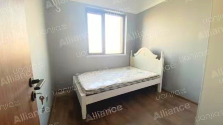 华远精装三居   南北通透   全明格局   有本-卧室C