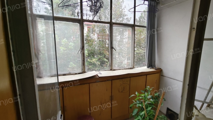 物探局园林社区 两居采光通风好 集中供暖 采光充足-阳台