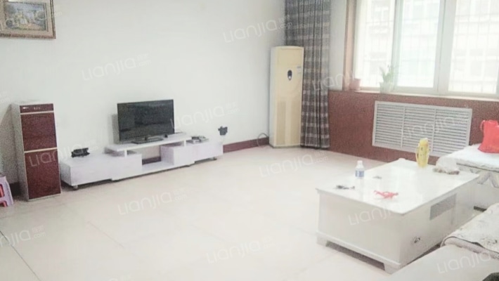 冠云路繁华位置 低楼层三居，配套齐全，生活便利-客厅A