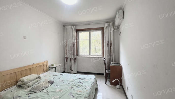 公摊小，楼层好，配套齐全，交通便利。房子带电梯-卧室B