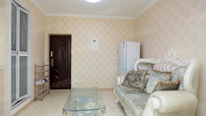 商品房 精装修标准一居室 高层带电梯 视野开阔