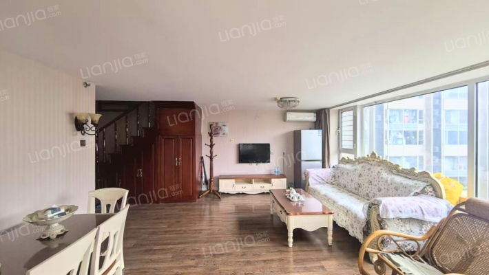 蓝庭国际二手房实景图