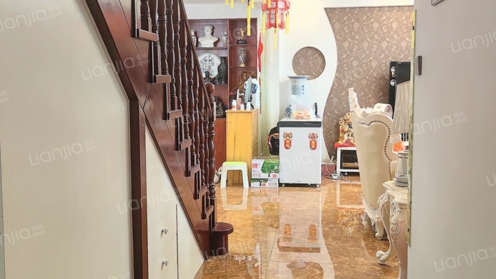 涿州火车站旁，可拎包入住的精装大复式，采光好-过道