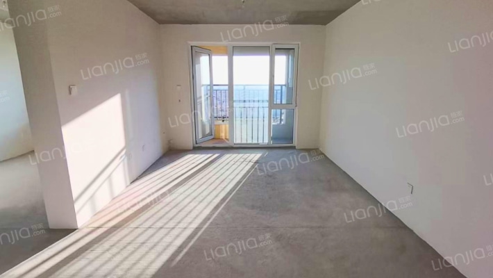 高楼层两居户型好视野好带车位毛坯随心装-客厅