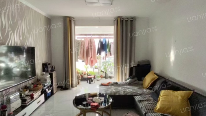 北京界汇元京品大两居，户型好，门口838车站，位置好-客厅