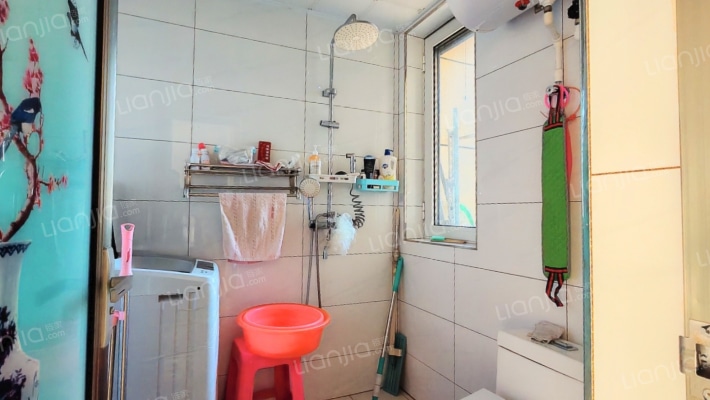 三利中和城C区南北通透中等装修   全天采光无遮挡-卫生间