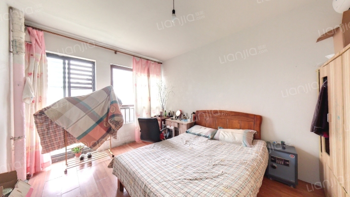 联合国贸中心二手房实景图