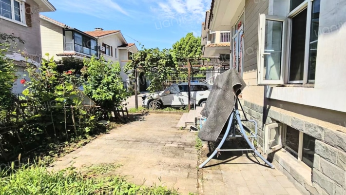 急售琉璃湖双拼别墅，自住精装，满五唯一，价格可议-入户花园