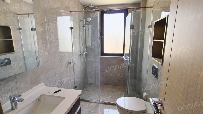 中船涿州府 4室2厅 南 北-卫生间B