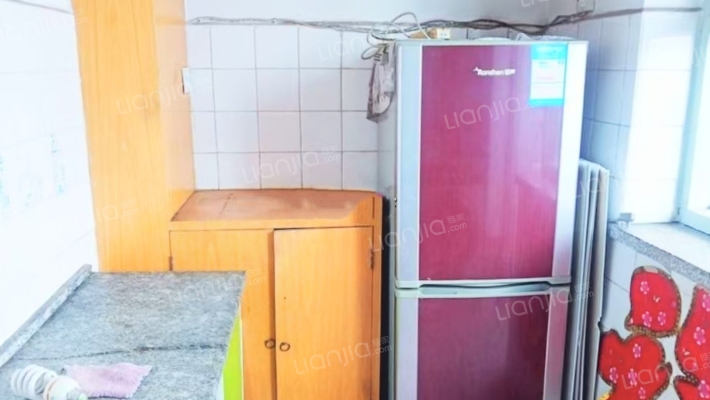 南关 华北铝正规两居，证满急售-厨房