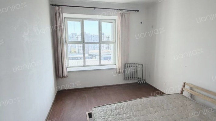 户型方正  南北通透 集中供暖-卧室C