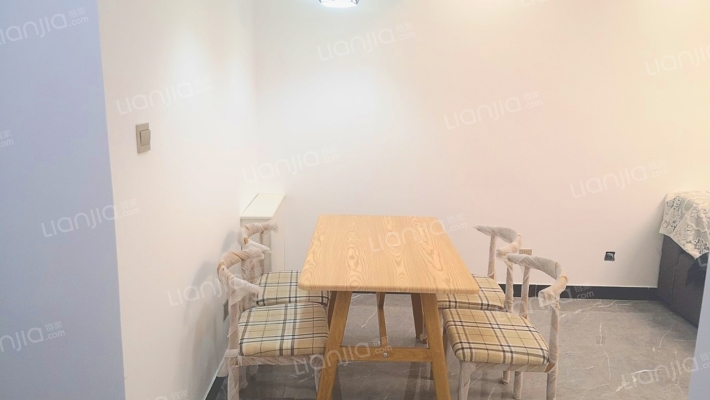 水岸花城，一线河景美宅，标准现房，即买即住-餐厅