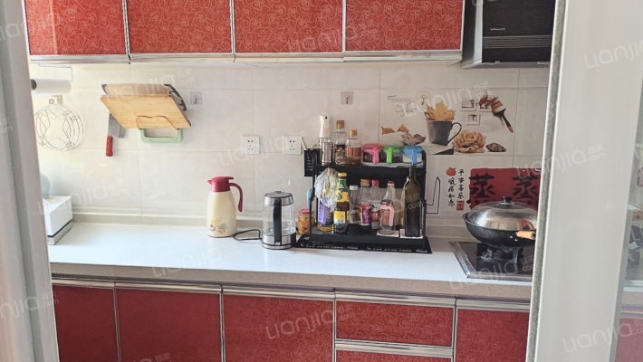 水岸花城，环境好，四季有景，交通便利。-厨房