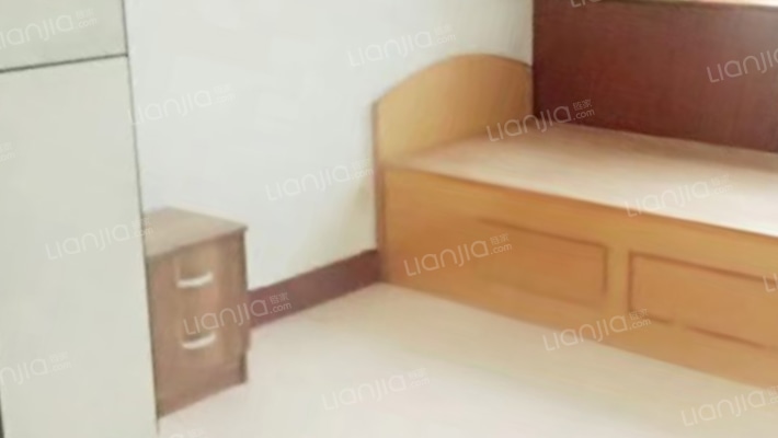 冠云路繁华位置 低楼层三居，配套齐全，生活便利-卧室B