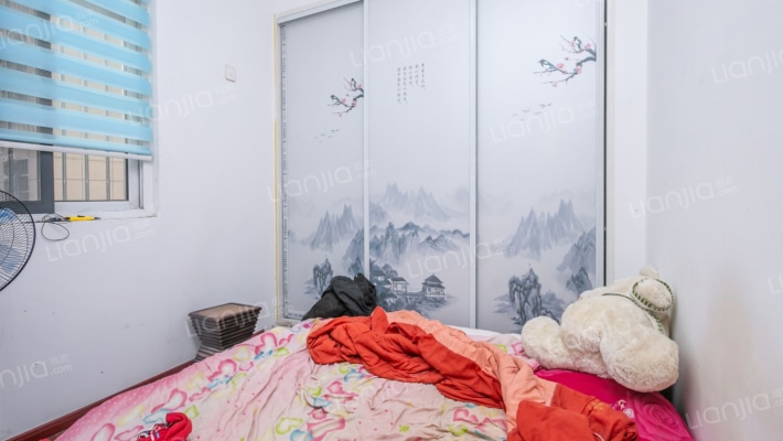 此房位于湖边，风景秀丽，环境幽静，居住特 别舒适-卧室B