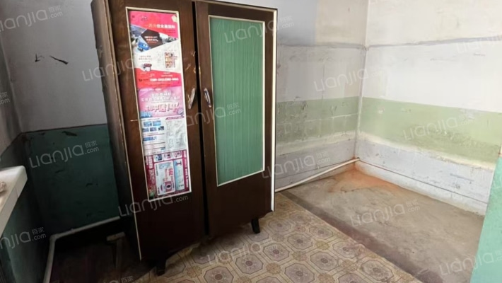 松峰糖果厂家属楼二手房实景图