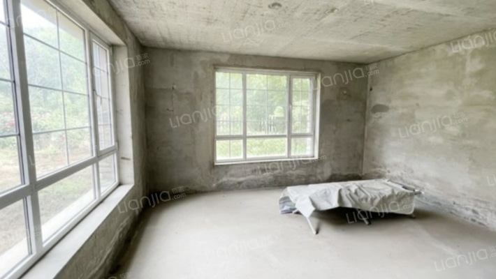 东高毛坯别墅 花园里的别墅区 业主急售-卧室C