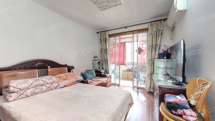 政立路830弄二手房实景图