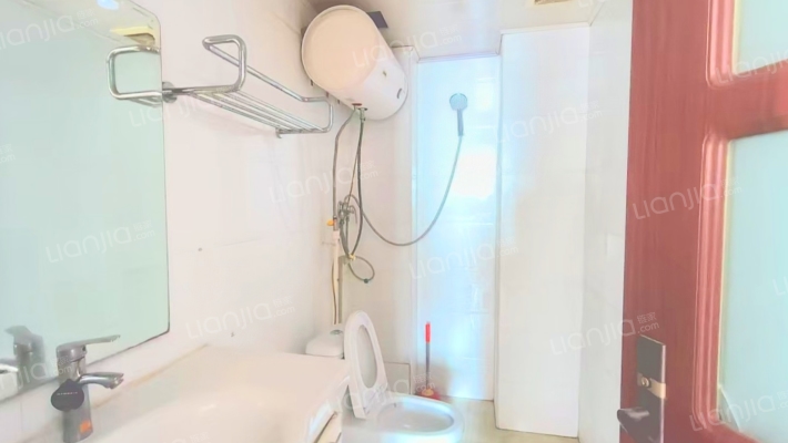 水岸花城全南两居户型方正采光好无遮挡-卫生间