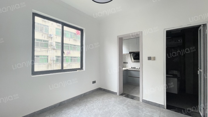 青年路95号院二手房实景图