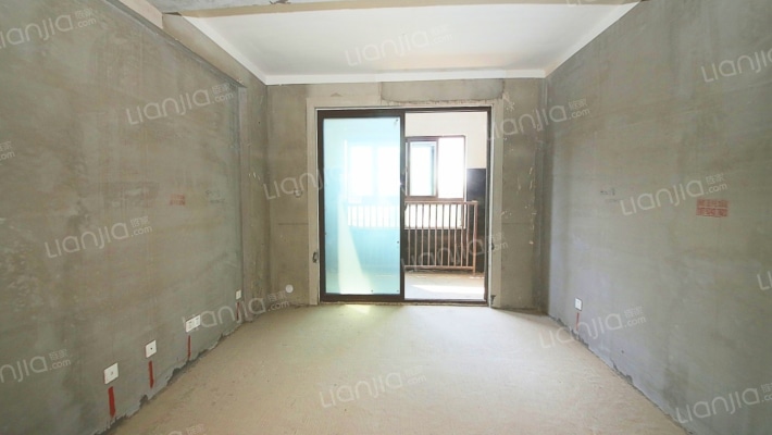 富冠铂樾府二手房实景图