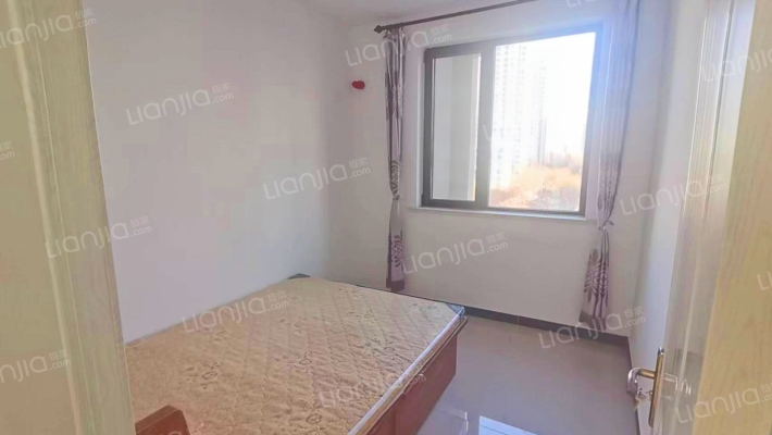 此房满二年，楼层好，视野好，全天采光，-卧室C