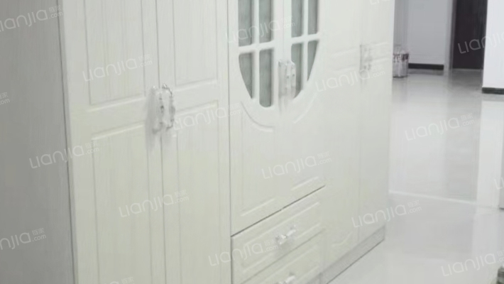 满五唯一 税费低 交通便利 配套齐全 采光好 电梯房-客厅