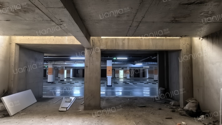 花田路 集中供暖，洋房下叠带小院-客厅C