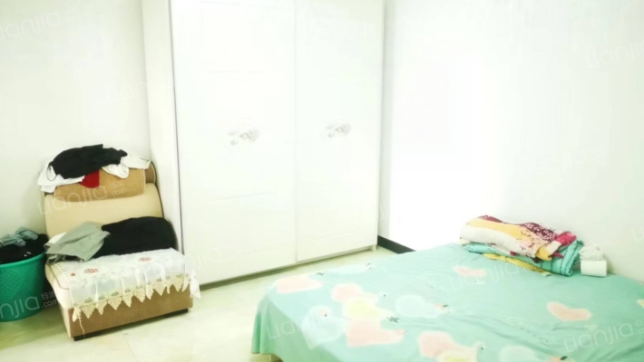 此房满二 精装修能直接入住 视野好-卧室A