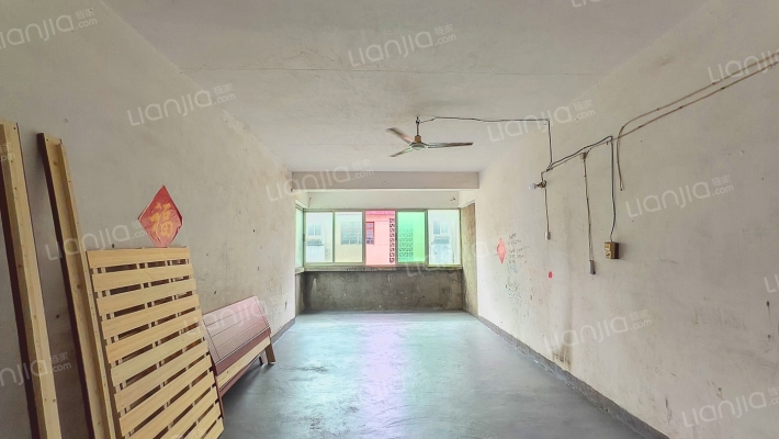 汽车队宿舍二手房实景图