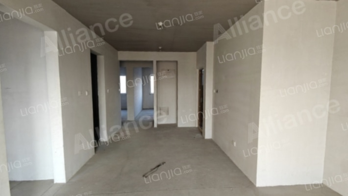 大社区一期洋房  南北通透  户型方正 南采光视野好-餐厅