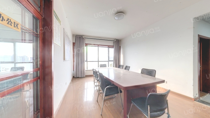 佳美魏武大厦二手房实景图