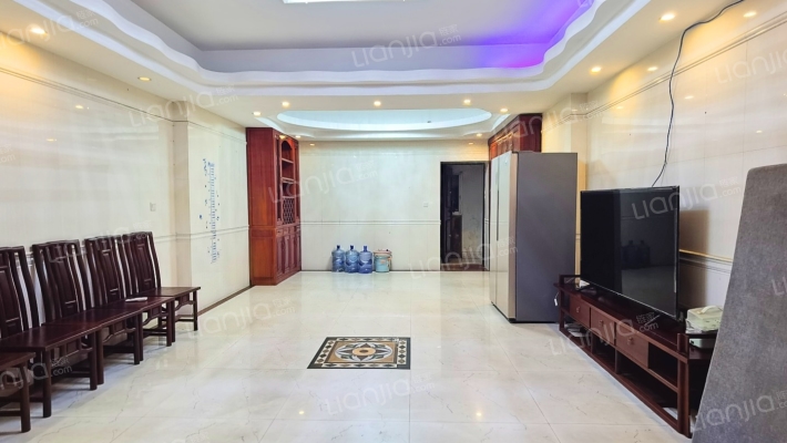 逸海楼小区二手房实景图