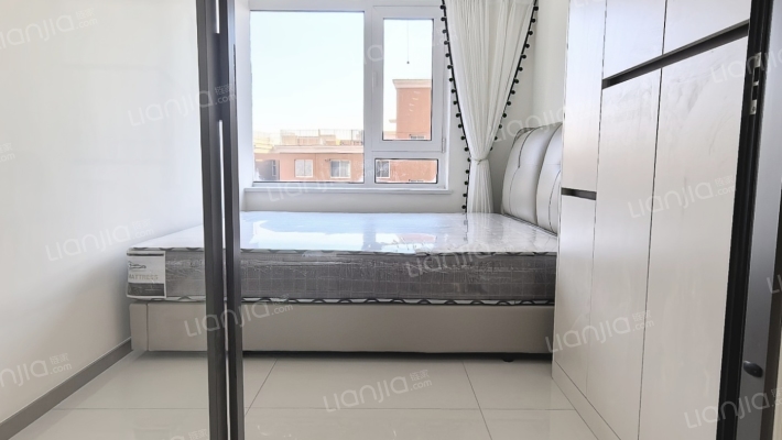 德信公园旁 精装修LOFT 三室两厅双卫-卧室A