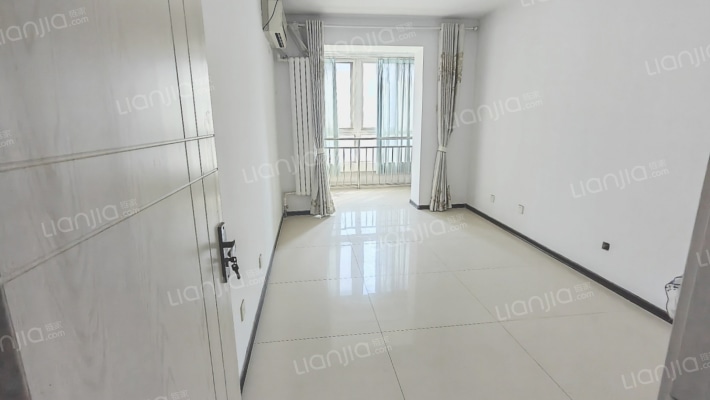 范阳路政法街清凉寺大两居次顶出售-卧室A