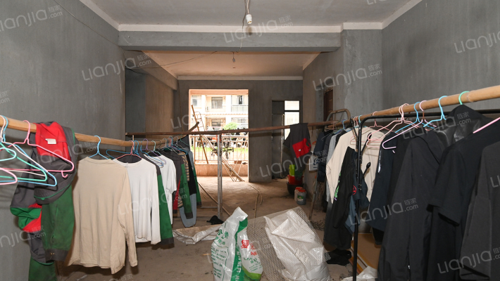 桑海区东方香颂二手房实景图