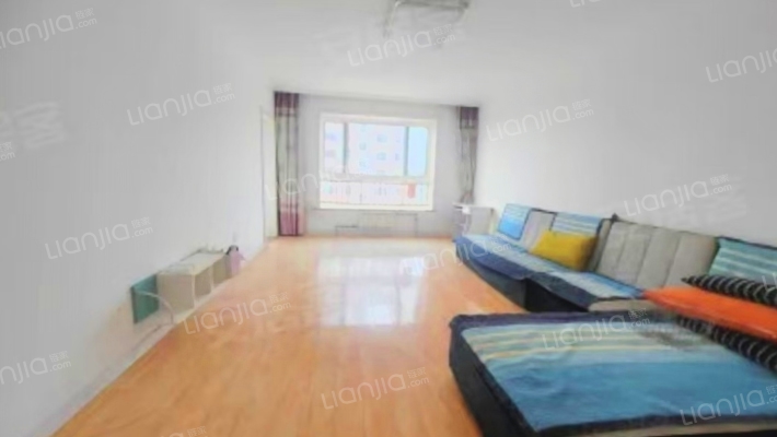 龙昌名邸二手房实景图