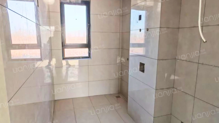 中冶未来城小区优质房源、南北通透大三居、好好好好好-卫生间B