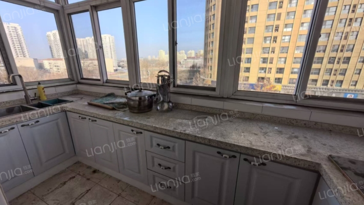 此房满五 南北通透格局 交通便利 配套齐全-厨房