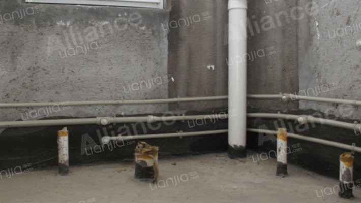 838总站旁 南北通透，毛坯房，房本满二-卫生间