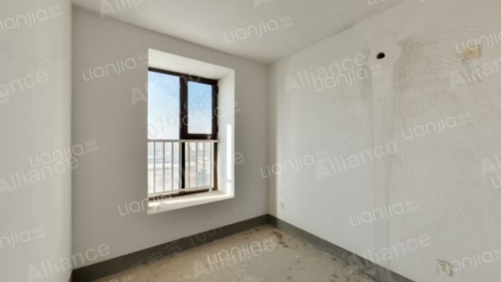 清水房 中间楼层采光好  业主诚心出售-卧室B