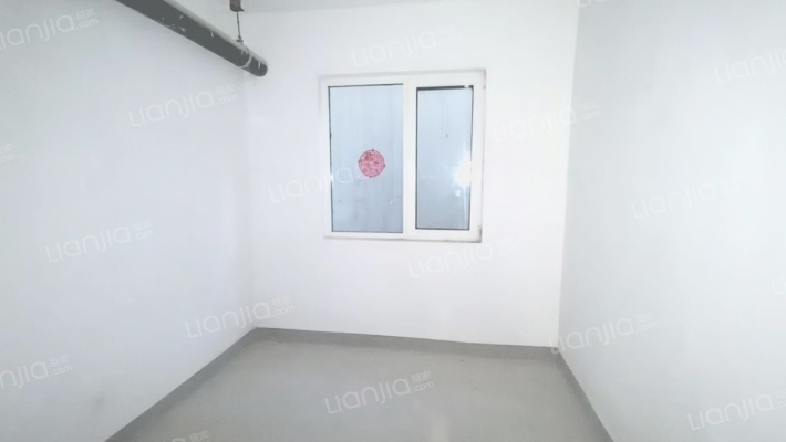 狮子城下跃户型，下沉花园，满二-卧室C