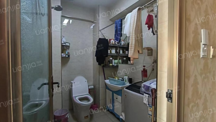 弘德缘，交通购物方便，南面就是宜佳旺-卫生间