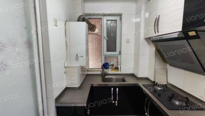 70年大产权，南北两居，满两年税少，带装修-厨房