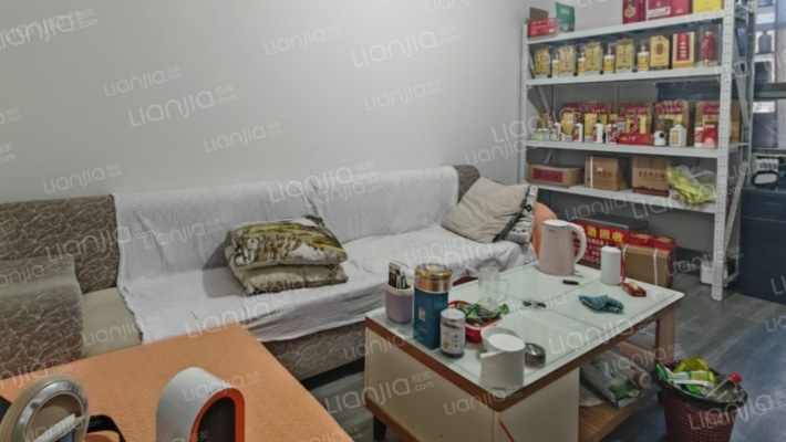 宝山南路240号二手房实景图