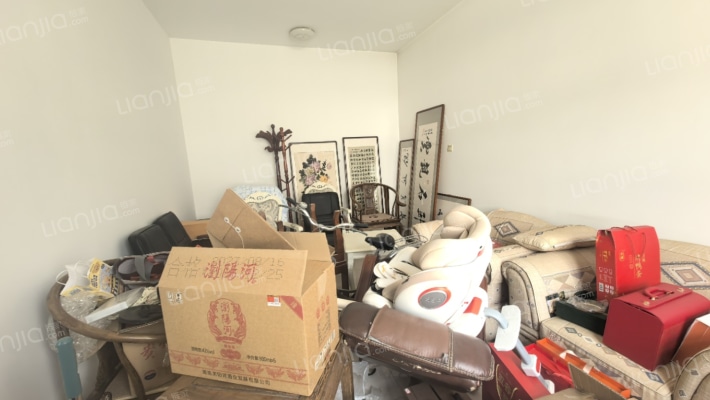 此房本满五 税费低 ，格局 通风性好 ，采光很好。-卧室B