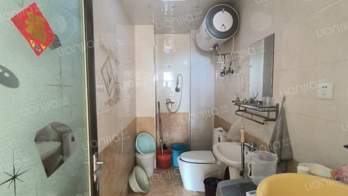 水岸花城全南两居，户型方正，简单装修-卫生间