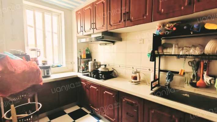 户型方正，南北通透，低楼层，采光无遮挡-厨房